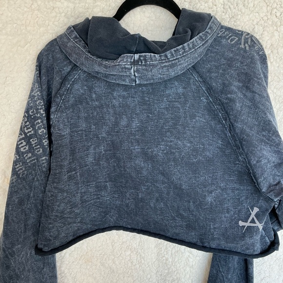 Affliction Black and Gray Skull Crop Top - Picture 3 of 5